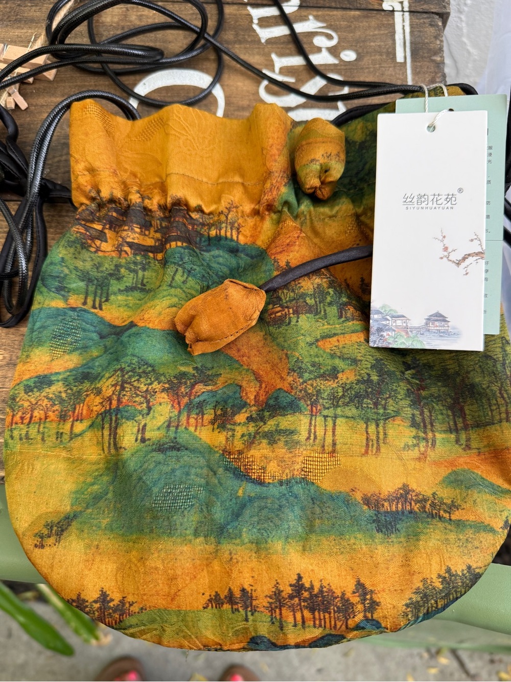 NWT, elegant 100% mulberry Silk, Drawstring Women’s Bag in Mustard & Green